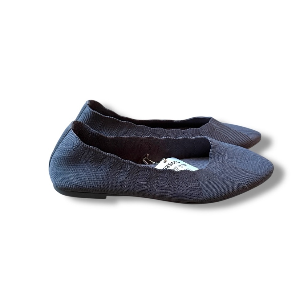 Skechers NWT Cleo‎ Slip-On Flats Women’s Size 7 Gray Stretch Fit Air Cooled